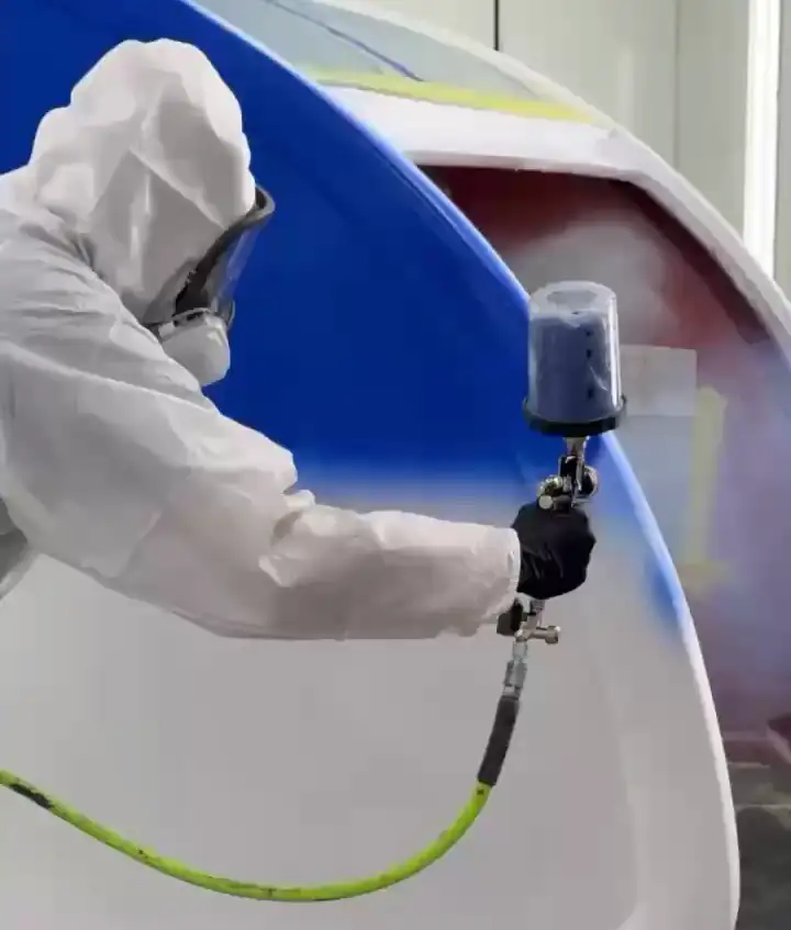 Molding the one-piece fiberglass shell